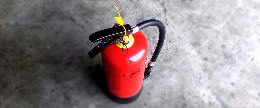 fire-fighting, fire extinguisher, fireworks-302586.jpg